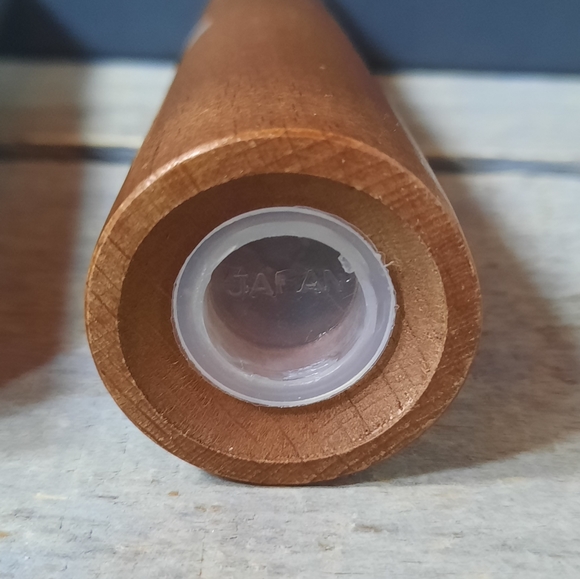 Vintage Wood Silvertone Caps Danish Style Graduated Salt & Pepper Shakers - Picture 10 of 10